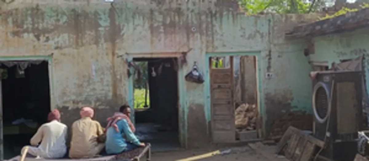 पंजाब : घर की छत गिरने से युवक की मौत, सरकार से आर्थिक मदद की मांग पंजाब : घर की छत गिरने से युवक की मौत, सरकार से आर्थिक मदद की मांग